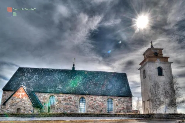 HDR der Steinkirche (Nederluleå) in Gammelstads kyrkstad aus dem 13. Jahrhundert 