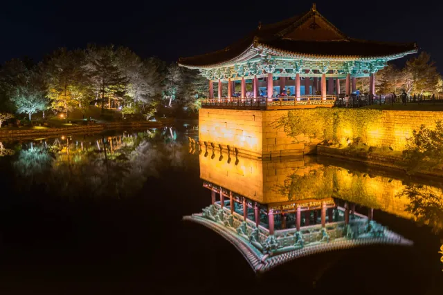 Anapji - Teiche am Rande der ehemaligen Silla-Festung Banwolseong in Gyeongju, Südkorea.