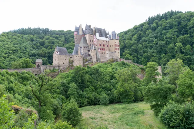 Burg Eltz an der Elz