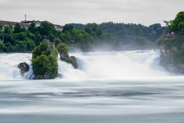 Der Rheinfall bei Schaffhausen