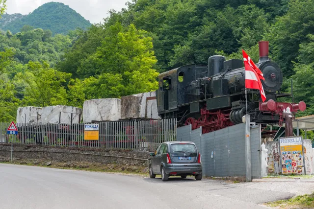 Marble transportation by rail