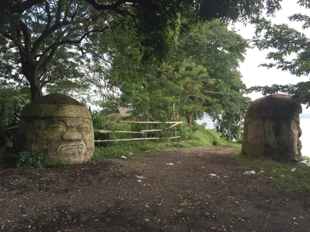 Colossal Olmec heads at Laguna Encantada