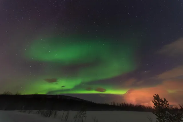 Polarlichter in den Lyngenfjorder Alpen am 70sten Breitengrad