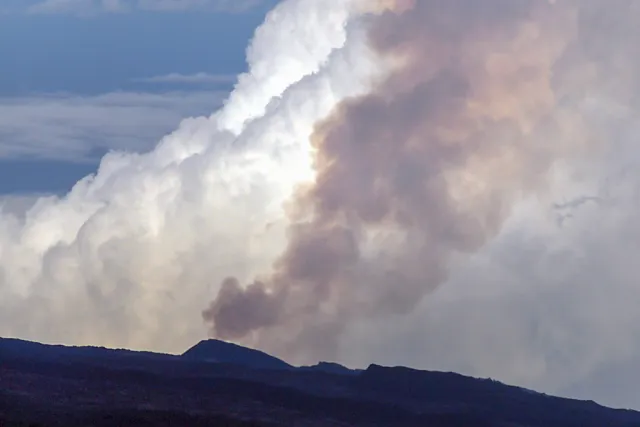 Piton de la Fournaise eruption in 2002