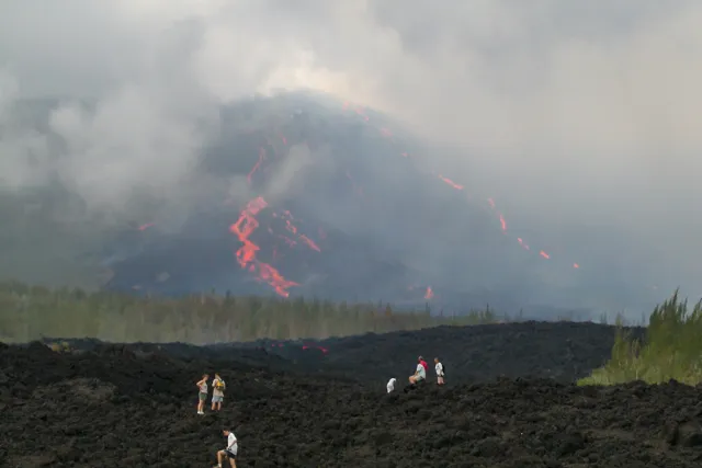 Piton de la Fournaise eruption in 2002