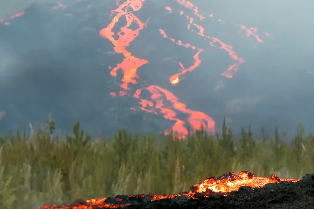 Piton de la Fournaise eruption in 2002