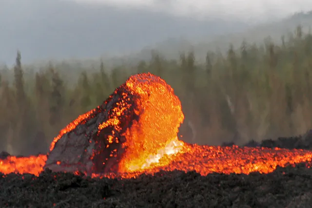 Piton de la Fournaise eruption in 2002