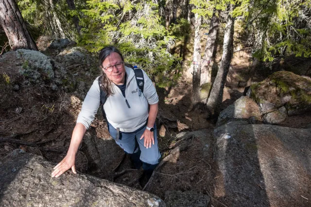 And after short breaks at the lake, we continue into the impressive rock formations of the Tiveden National Park.