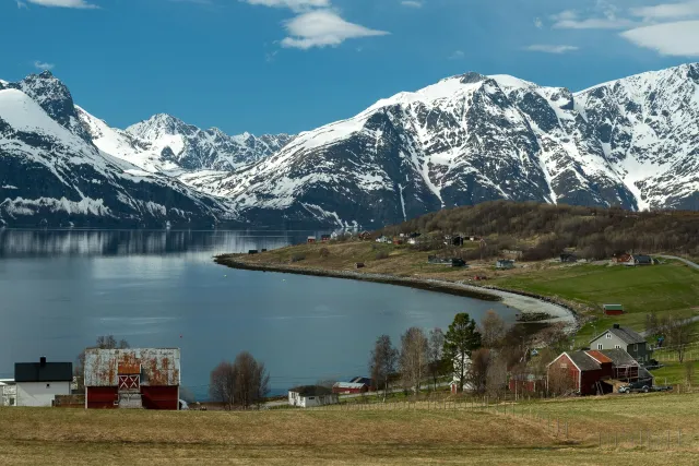 Drive to the Lyngen Alps