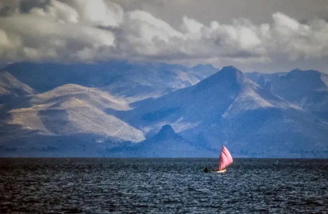 Originalgröße: Segeln auf dem Titicacasee zwischen Peru und Bolivien