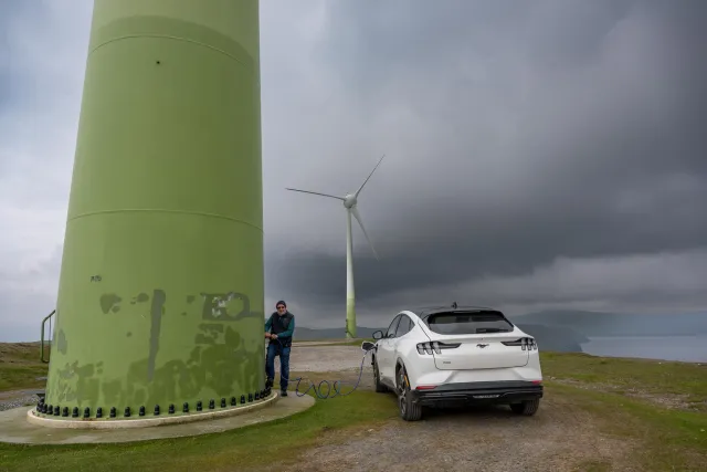 Hier fehlt noch der direkte Anschluss an die Windkraft;-)