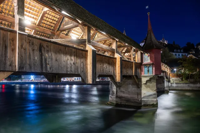 Die Spreuerbrücke über der Reuss in Luzern